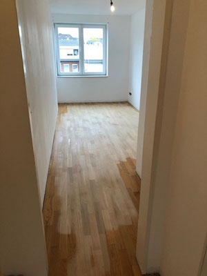 "Am Parkett schleifen"