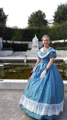 Krinoline Ballkleid