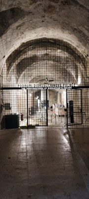 SPLIT Untergrund-Hallen