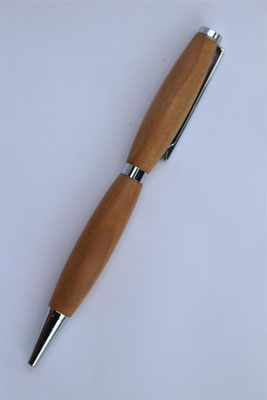Holz: Apfel / Drehkugelschreiber  / Länge 130mm / kleine Miene