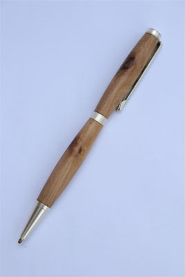 Holz: Olive / Drehkugelschreiber  / Länge 130mm / kleine Miene