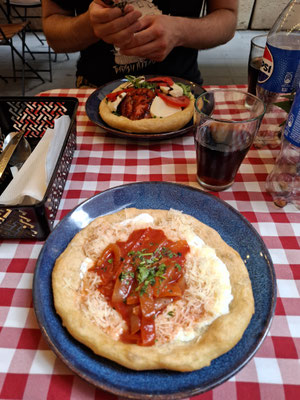 Lecker Lángos..