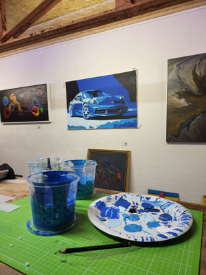 Entstehung vom Kunstwerk "BLUE DREAM", blauer Porsche, Künstler Martin Lingens