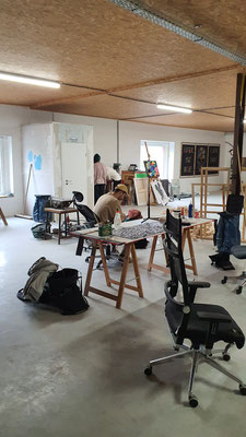 Das erste persönliche Treffen aller KünstlerInnen des Künstlerkollektiv ThePenPack im Atelier bei Martin Lingens
