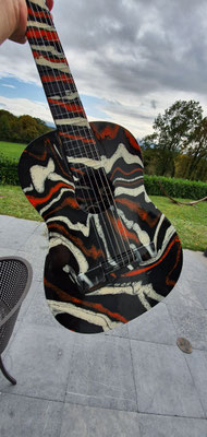 Künstler Martin Lingens, Neu gestalte Gitarre
