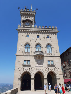 Der Palazzo Publico oben auf dem Monte Titano