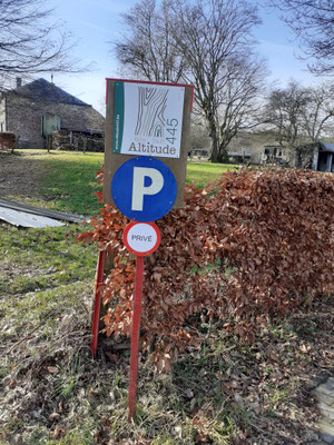 Altitude 445 - La Chouette s'amuse - Parking