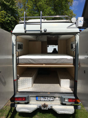 Umbau vom Renntransporter zum Wohnmobil (Mercedes 811 (Vario/T2LN1)
