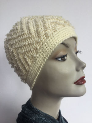 Wi 80 - Kopfbedeckung kaufen - Wintermodelle - Melone gehäkelt - gebrochenes Weiss