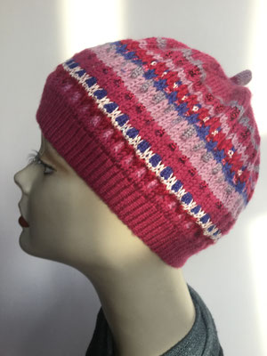 Wi 109g - High-Tech Supermodell  gestrickt - Rottöne buntgestrickt - Kopfbedeckung nach Chemo