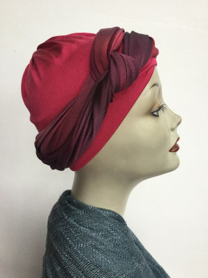 G 89c - Kopfbedeckungen kaufen - Seidenjersey-Foulard und Chäppli - elegant und klassisch - karminrot dunkelrot abstrakt