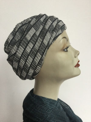 So 19c - Hutmodell Beanie (doppelte Stofflage) - grau festlich glänzend