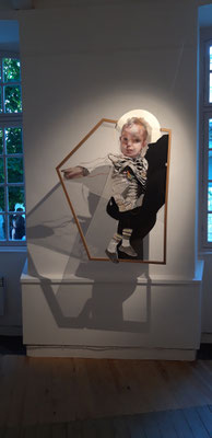 Vue de l'exposition à l'Espace Art Point de vue, Lauzerte. Juin 2019. "Au croisement", 2018, ~120x95cm, technique mixtetarlatane tendue sur cadre en hêtre.