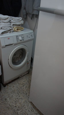 Buanderie avec lave linge