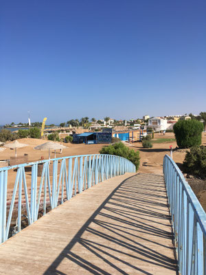 Brücke in Zeytouna Beach