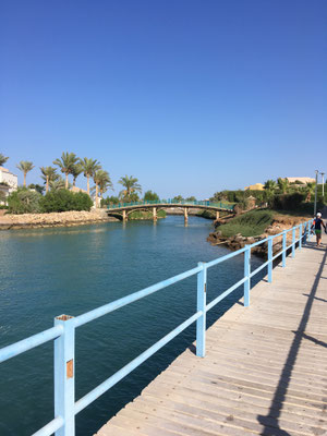 Brücke in Zeytouna Beach