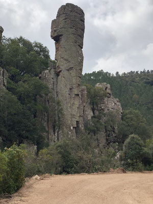 Rocher au pont du pigeonnier