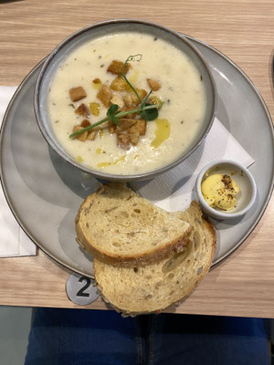 dort gibt es eine fantastische Blumenkohlsuppe