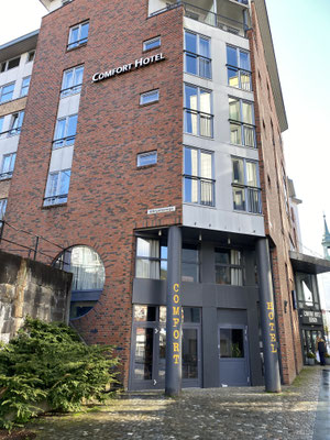 mein Hotel - einfach, aber reichhaltiges Frühstücksbuffet und sehr nette Menschen an der Rezeption