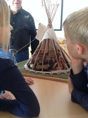 Das zeigt ein Tipi