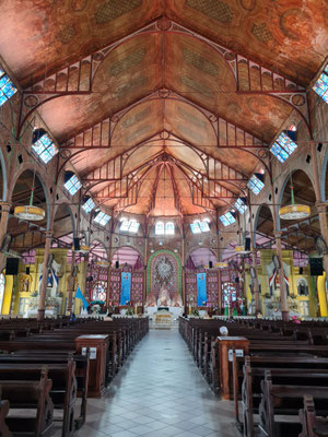 Kathedrale von Castries, Mittelschiff