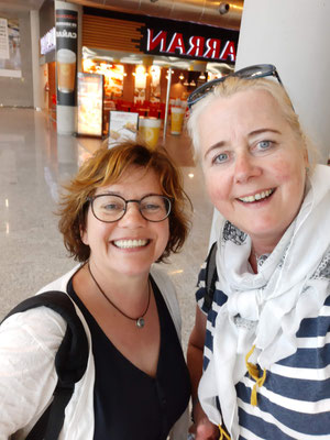 Abschiedsfoto von den Hamburger Mädels auf dem Flughafen in Palma