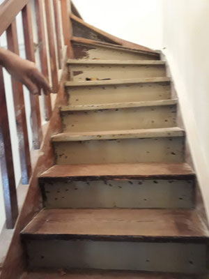 pulido de escaleras de maderas plastificadas