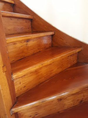 escalon de madera plastificado