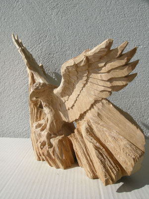 Adler Holzskulptur