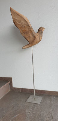 Taube auf Skulpturenständer