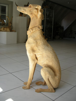 Windhund Holzskulptur