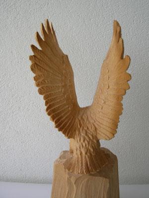 Adler Schnitzerei