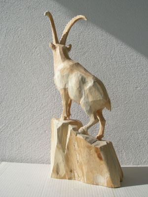 Steinbockskulptur