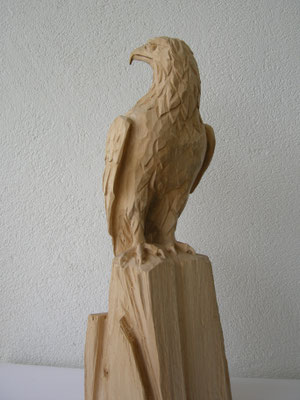 Adlerskulptur