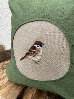Feldsperling-Kissen von @marenxstitch