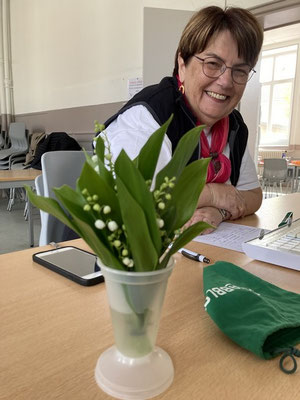Merci à Claude qui a offert à chaque participant le muguet traditionnel ;o)))