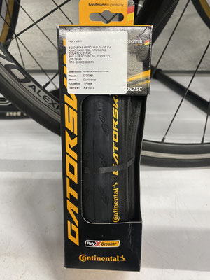 -@Llanta Continental 700X25C Ruta Negro Gator Skin $1,760 MXN NP414503