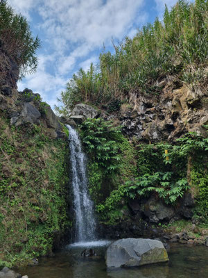 kommen wir noch an diesem hübschen Wasserfall vorbei (kei Ahnig, wie dä heisst)