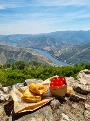 z'Mittag beim Miradouro São Loenardo de Galafura