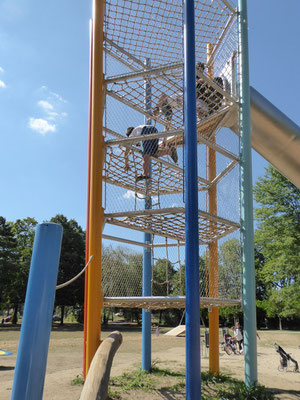 Aufstieg Netzkletterturm
