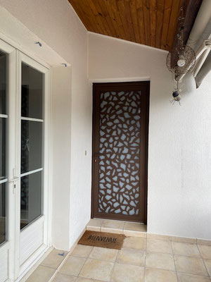 Porte sobre maison provençale