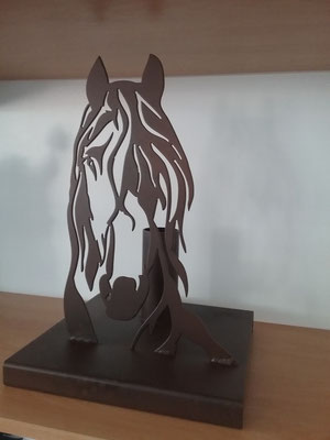 Support de lampe en métal, lampe cheval, déco équestre, créateur artisan Hautes-Alpes