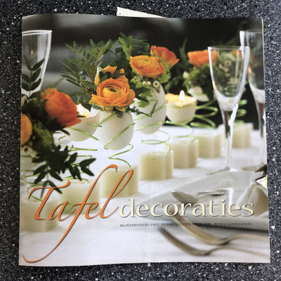 €3,00 incl. BTW/TVA/VAT, excl. transport costs 