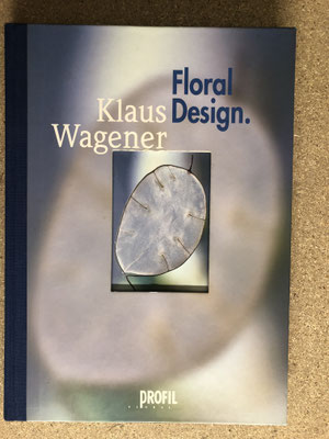 € 10,00 incl. BTW/TVA/VAT, excl. transport costs 