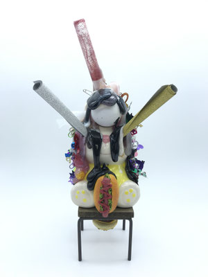 27 New York is not a right place for hotdog. 16cm x 14cm x 30cm  Mixed Media  2020