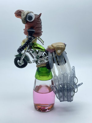 118 HARLEY-DAVIDSON  14.5cm x 9.5cm x 22.5cm  Mixed Media  2020
