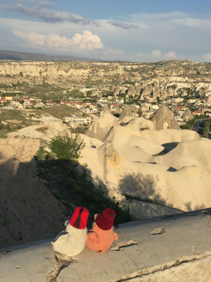 Sultane Saltim Börek und Saltim Köfte warten auf den Sonnenuntergang