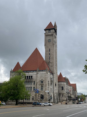 St. Louis Union Station - hier fahren seit 1978 keine Züge mehr. Stattdessen beherbergt der ehemalige Bahnhof ein Hotel und einen Food Court