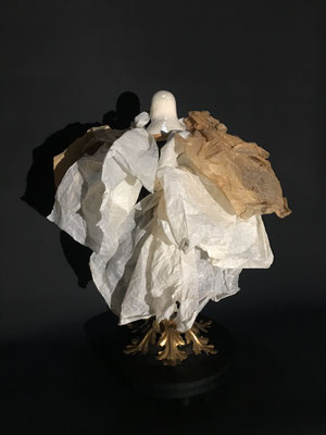 "Aigle aux ailes de Papier " 