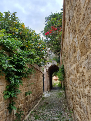 Schmale Gasse in der Altstadt